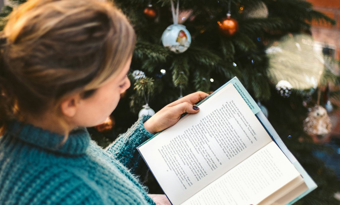 Kniha pod stromečkem je víc než dárek..jpg